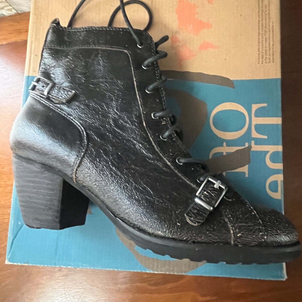 Nib OTBT Black Leather Ankle Boots sz 8